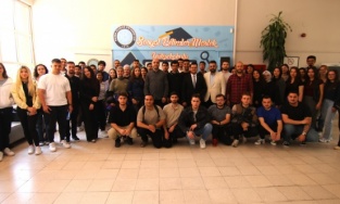 Erdi Altıntaş, geleceğin lojistikçileriyle buluştu