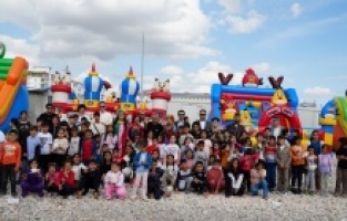 GESİAD bayramda, depremzede çocukları sevindirdi