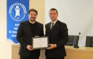 İş Dünyasında Yapay Zekâ Dönüşümü